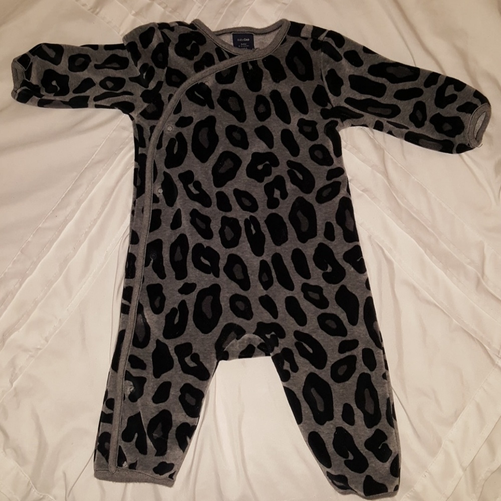 Good Condition Baby Gap Bodysuit 6-12 mths
